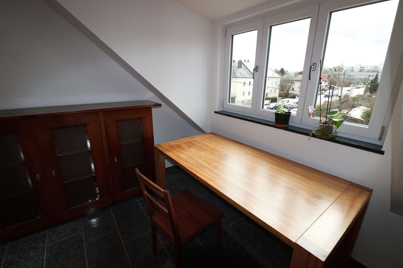 Prenájom bytu 3-izbový 90 m², Senftenauerstraße 154, München, Bavorsko Prenájom bytu 3-izbový 90 m², Senftenauerstraße 154, München, Bavorsko