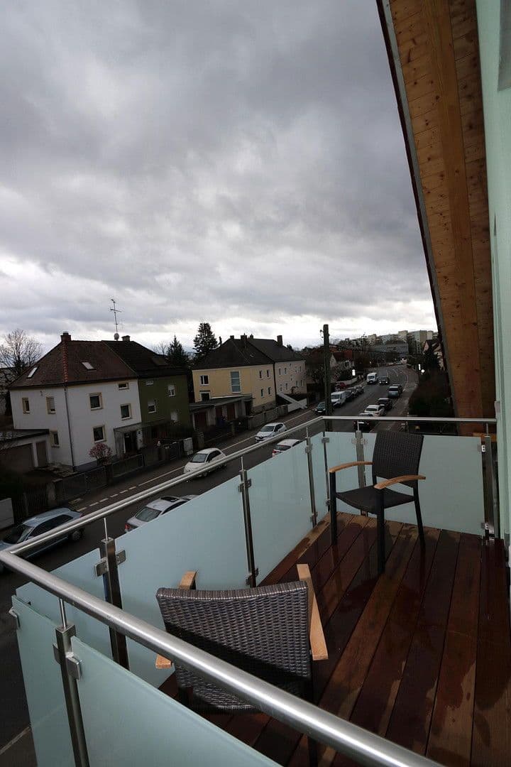 Prenájom bytu 3-izbový 90 m², Senftenauerstraße 154, München, Bavorsko Prenájom bytu 3-izbový 90 m², Senftenauerstraße 154, München, Bavorsko