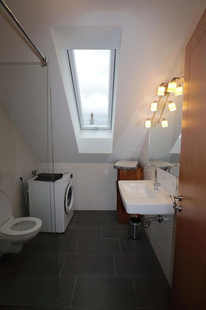 Prenájom bytu 3-izbový 90 m², Senftenauerstraße 154, München, Bavorsko Prenájom bytu 3-izbový 90 m², Senftenauerstraße 154, München, Bavorsko