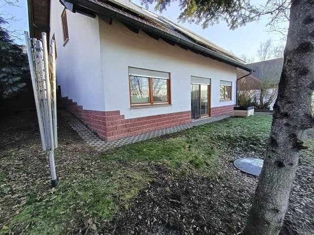 Predaj domu 124 m², pozemek 856 m², Frankenau, Hesensko Predaj domu 124 m², pozemek 856 m², Frankenau, Hesensko