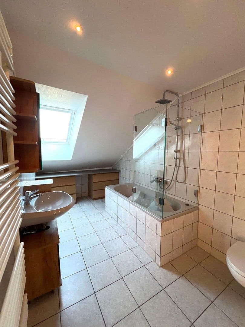 Prenájom bytu 4-izbový 113 m², Friedrich List str 25, Unna, Severné Porýnie - Westfálsko Prenájom bytu 4-izbový 113 m², Friedrich List str 25, Unna, Severné Porýnie - Westfálsko