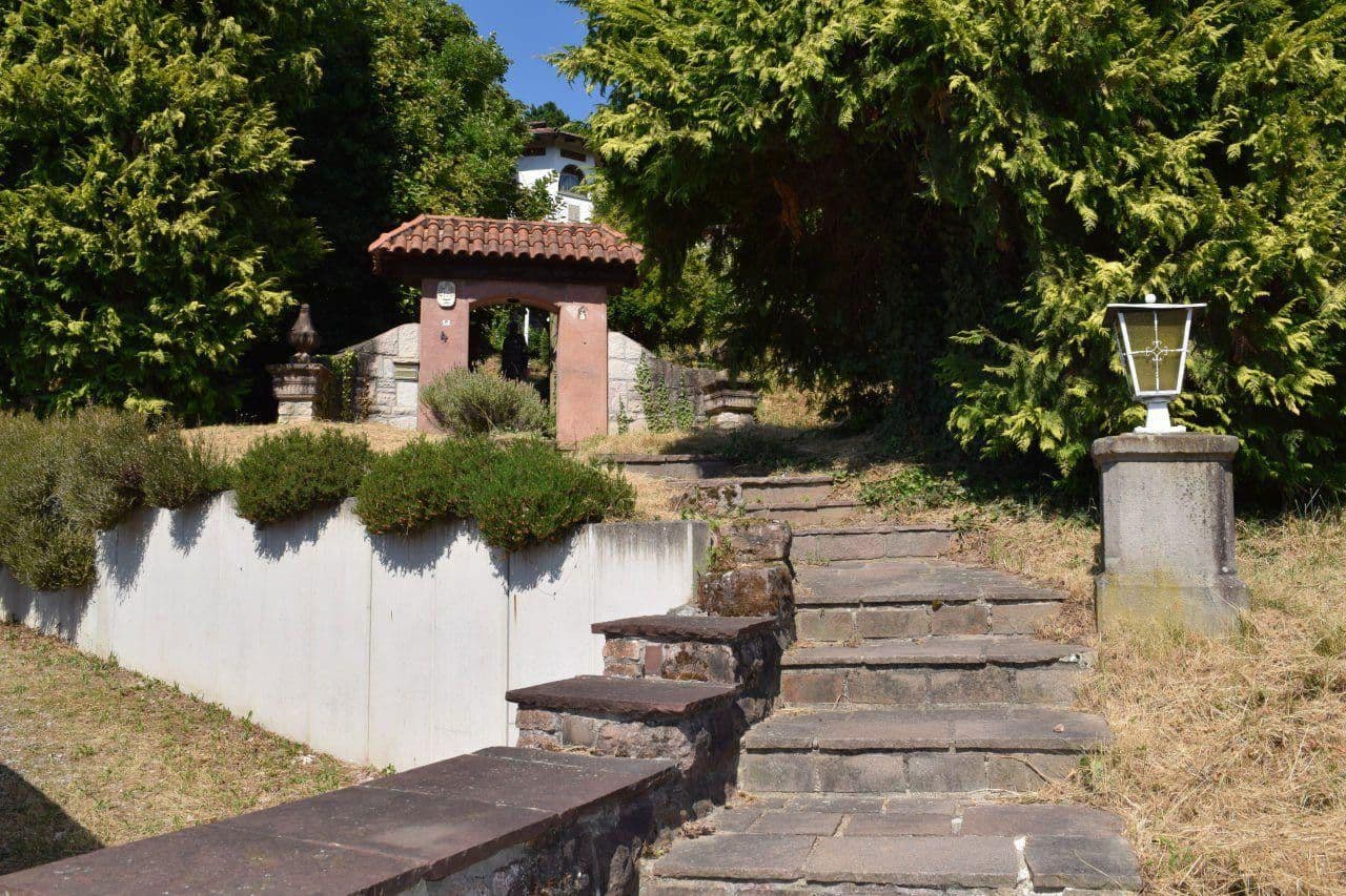 Predaj domu 170 m², pozemek 1.500 m², Ottersweier, Bádensko-Wurttembersko Predaj domu 170 m², pozemek 1.500 m², Ottersweier, Bádensko-Wurttembersko