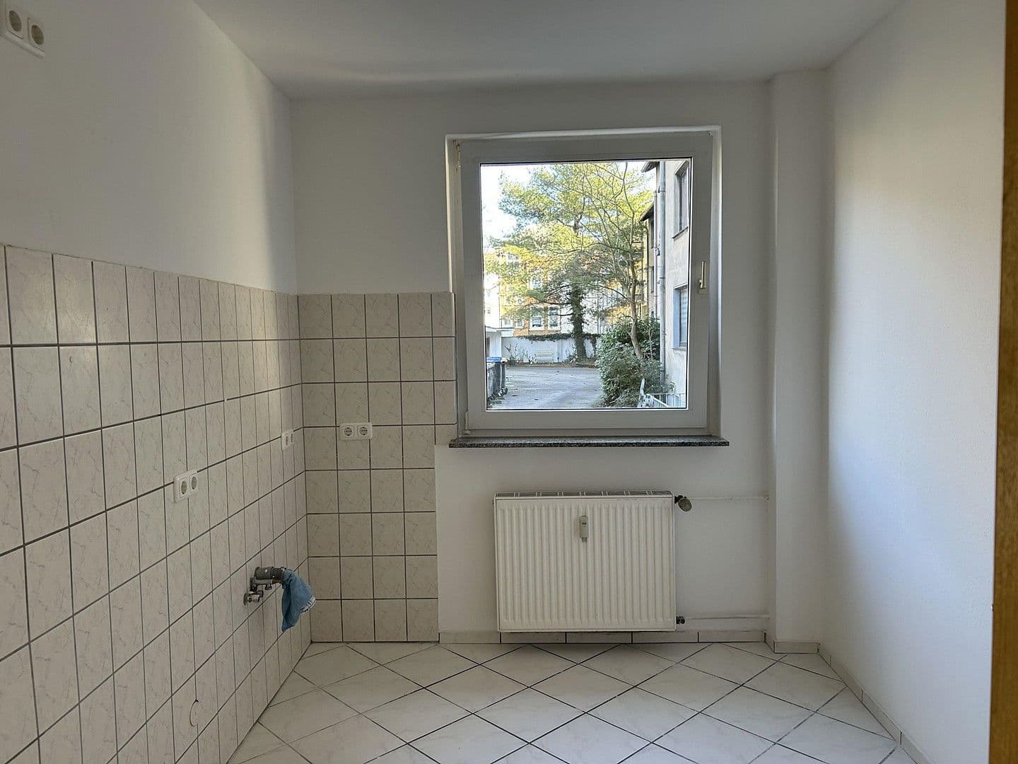 Prenájom bytu 3-izbový 60 m², Krautstraße 69, Duisburg, Severné Porýnie - Westfálsko Prenájom bytu 3-izbový 60 m², Krautstraße 69, Duisburg, Severné Porýnie - Westfálsko