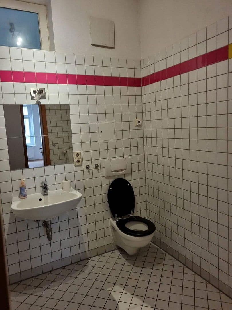 Prenájom bytu 3-izbový 78 m², Taubestraße 22, Leipzig, Sasko Prenájom bytu 3-izbový 78 m², Taubestraße 22, Leipzig, Sasko