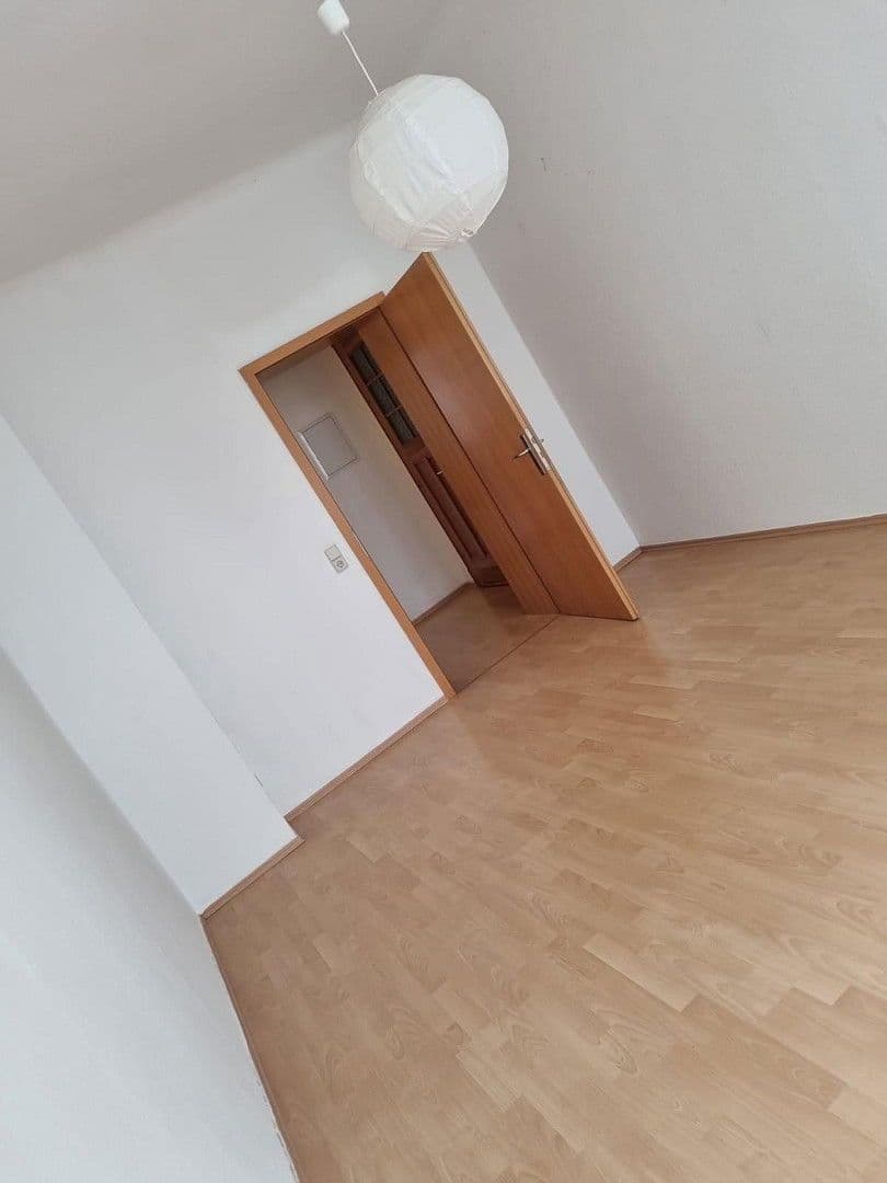 Prenájom bytu 3-izbový 78 m², Taubestraße 22, Leipzig, Sasko Prenájom bytu 3-izbový 78 m², Taubestraße 22, Leipzig, Sasko