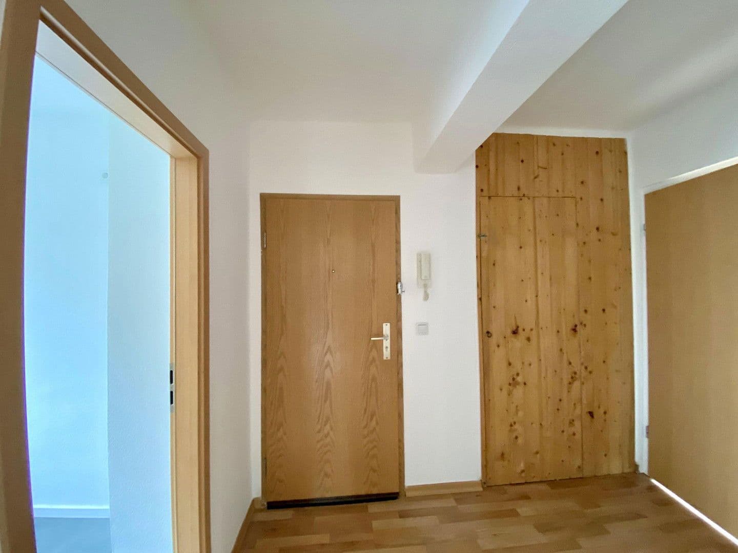 Prenájom bytu 4-izbový 78 m², Neukieritzsch, Sasko Prenájom bytu 4-izbový 78 m², Neukieritzsch, Sasko