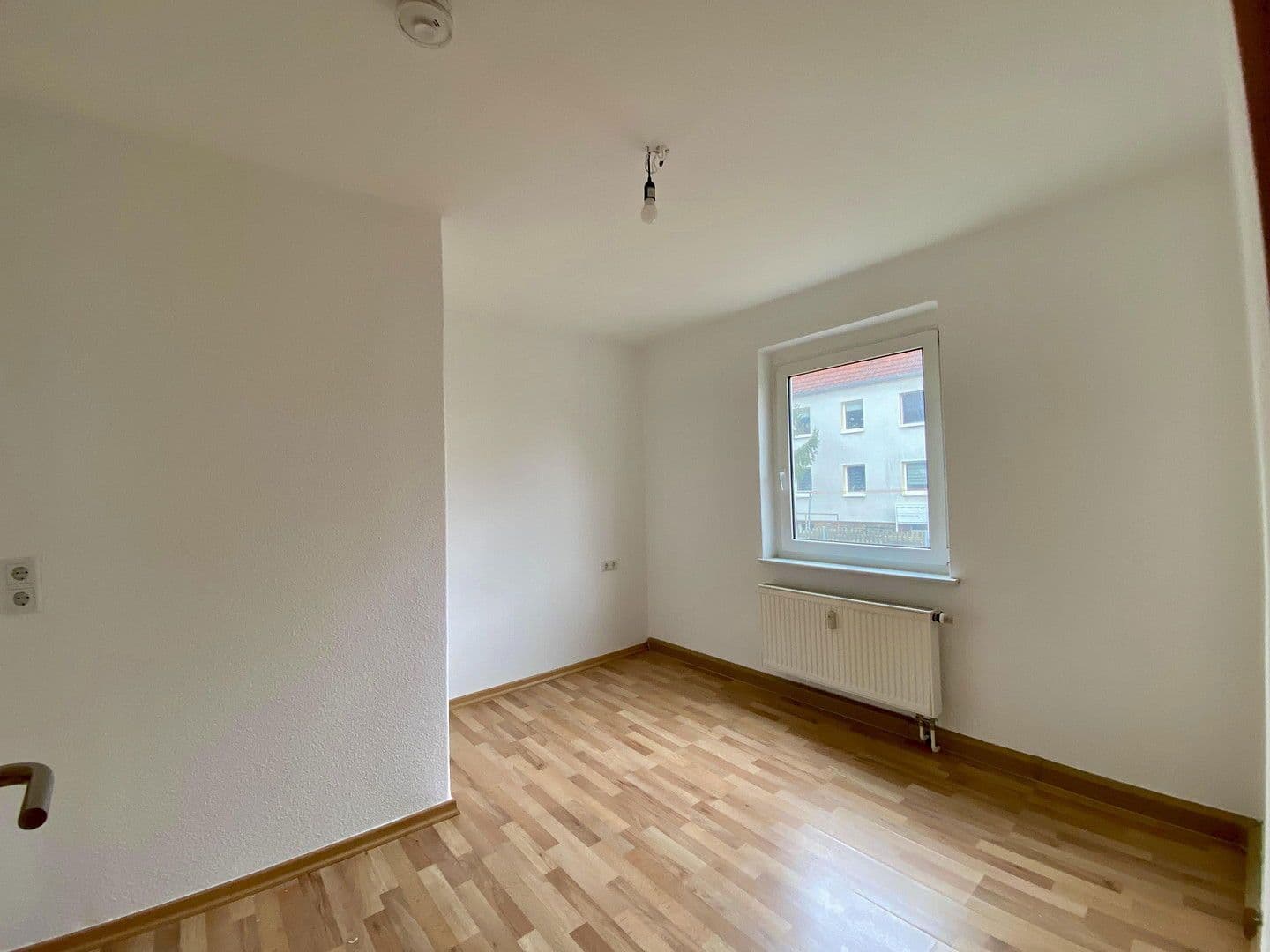 Prenájom bytu 4-izbový 78 m², Neukieritzsch, Sasko Prenájom bytu 4-izbový 78 m², Neukieritzsch, Sasko
