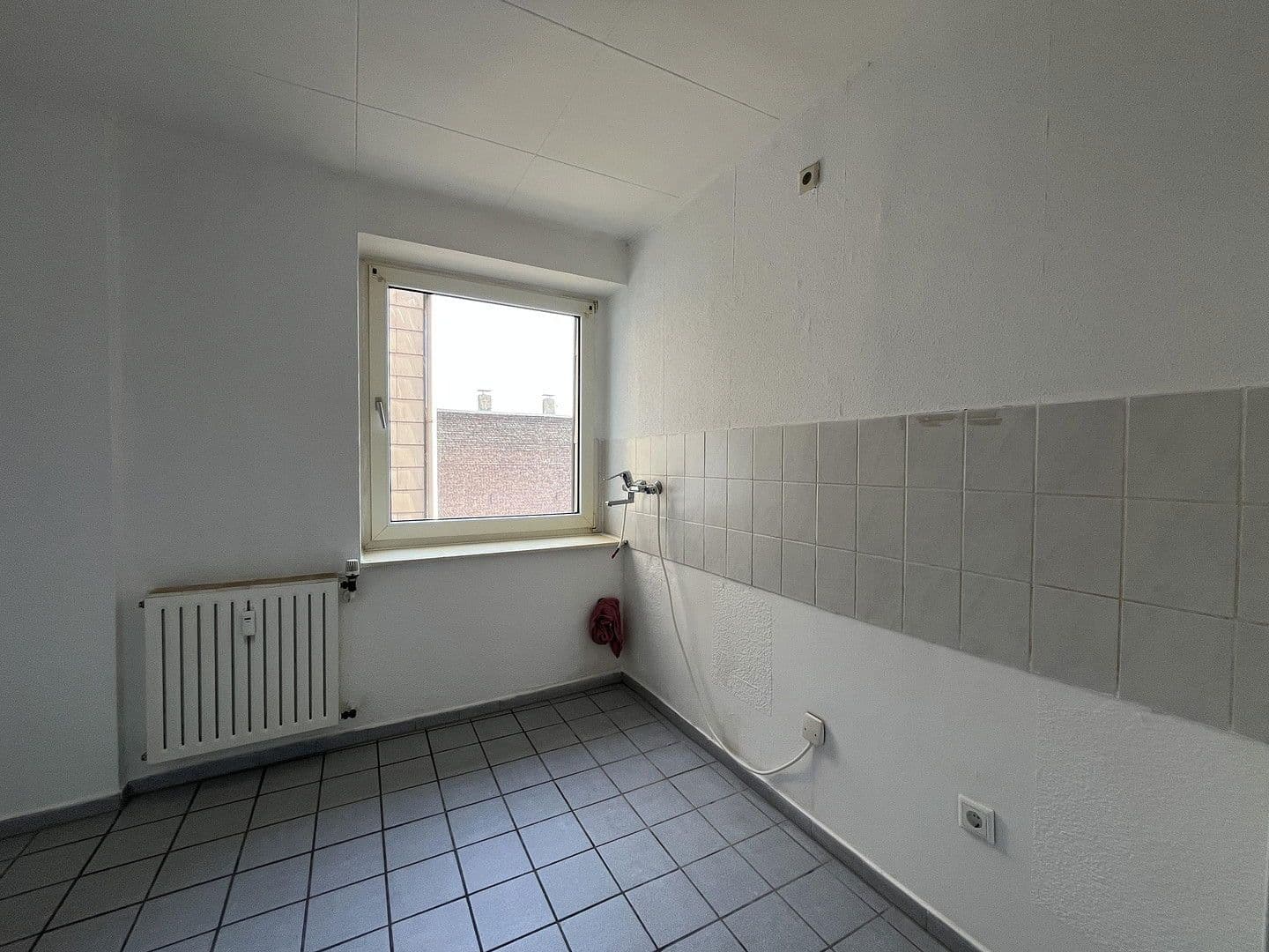 Prenájom bytu 3-izbový 66 m², Schmiedstraße 24, Oberhausen, Severné Porýnie - Westfálsko Prenájom bytu 3-izbový 66 m², Schmiedstraße 24, Oberhausen, Severné Porýnie - Westfálsko