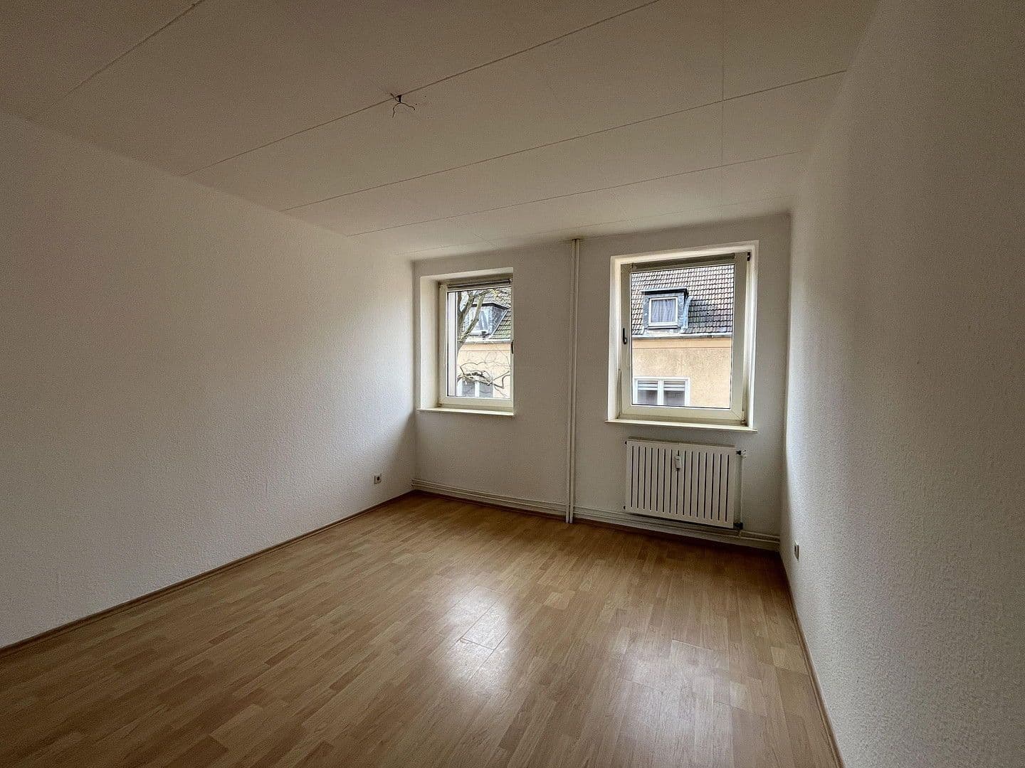 Prenájom bytu 3-izbový 66 m², Schmiedstraße 24, Oberhausen, Severné Porýnie - Westfálsko Prenájom bytu 3-izbový 66 m², Schmiedstraße 24, Oberhausen, Severné Porýnie - Westfálsko