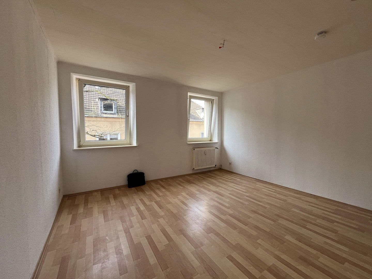 Prenájom bytu 3-izbový 66 m², Schmiedstraße 24, Oberhausen, Severné Porýnie - Westfálsko Prenájom bytu 3-izbový 66 m², Schmiedstraße 24, Oberhausen, Severné Porýnie - Westfálsko