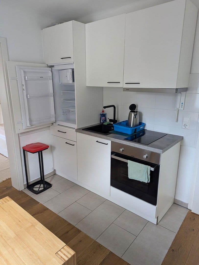 Prenájom bytu 2-izbový 28 m², Stuttgart, Bádensko-Wurttembersko Prenájom bytu 2-izbový 28 m², Stuttgart, Bádensko-Wurttembersko