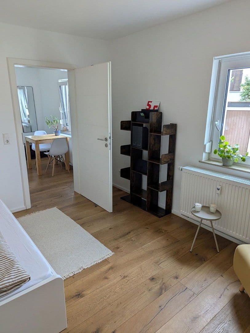 Prenájom bytu 2-izbový 28 m², Stuttgart, Bádensko-Wurttembersko Prenájom bytu 2-izbový 28 m², Stuttgart, Bádensko-Wurttembersko