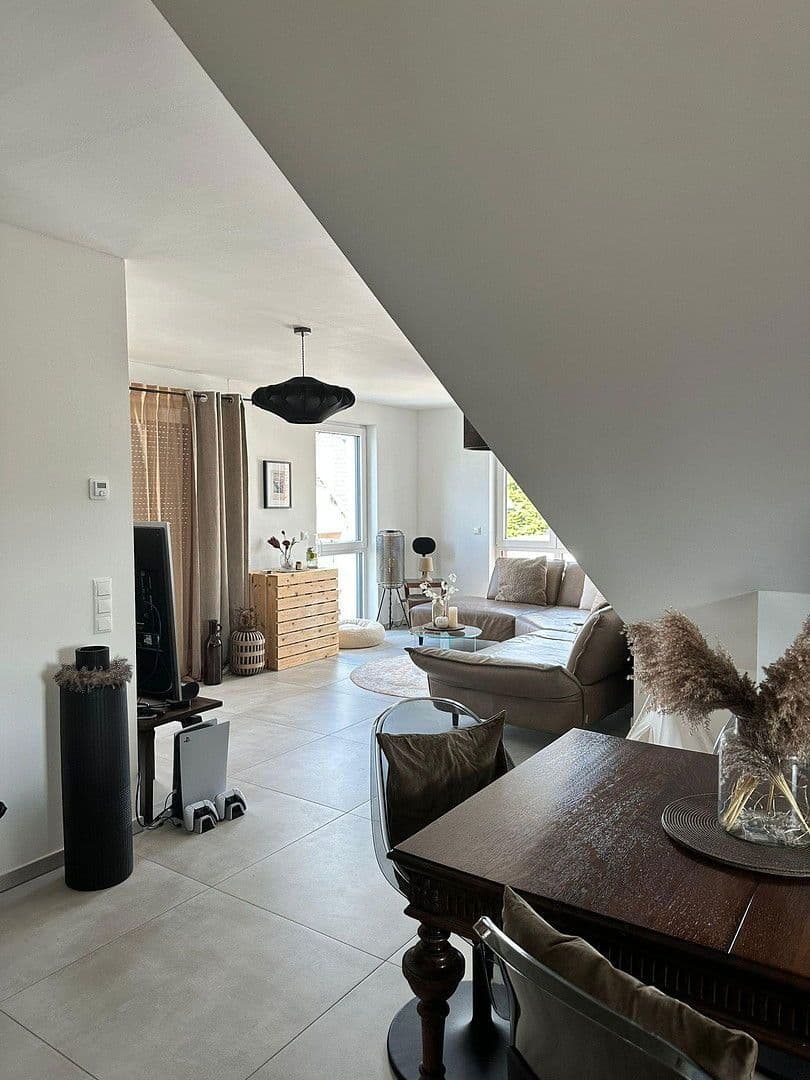 Prenájom bytu 3-izbový 119 m², Bergheim, Severné Porýnie - Westfálsko Prenájom bytu 3-izbový 119 m², Bergheim, Severné Porýnie - Westfálsko