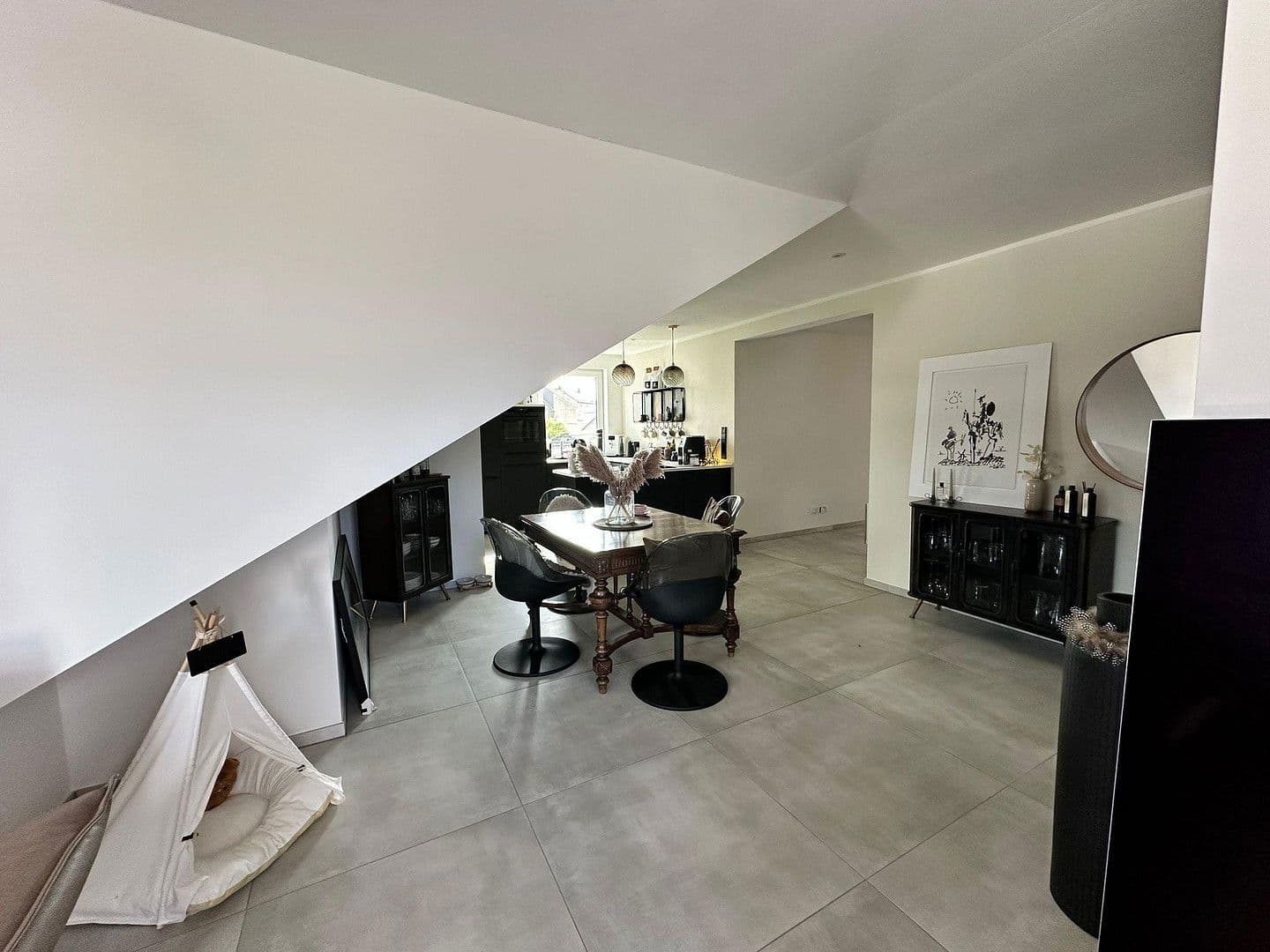 Prenájom bytu 3-izbový 119 m², Bergheim, Severné Porýnie - Westfálsko Prenájom bytu 3-izbový 119 m², Bergheim, Severné Porýnie - Westfálsko