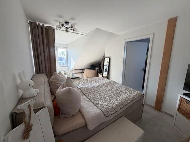 Prenájom bytu 3-izbový 119 m², Bergheim, Severné Porýnie - Westfálsko Prenájom bytu 3-izbový 119 m², Bergheim, Severné Porýnie - Westfálsko