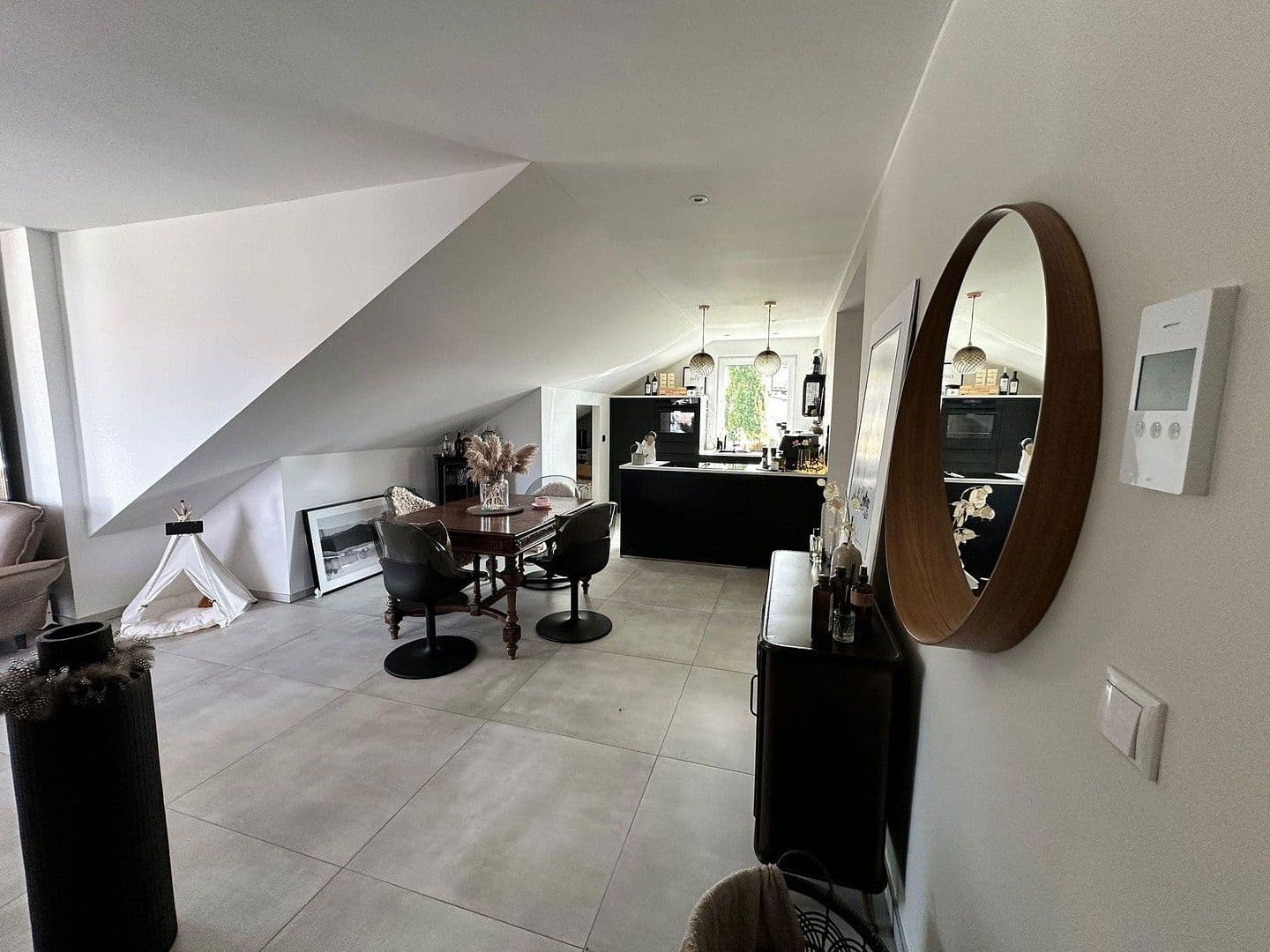 Prenájom bytu 3-izbový 119 m², Bergheim, Severné Porýnie - Westfálsko Prenájom bytu 3-izbový 119 m², Bergheim, Severné Porýnie - Westfálsko