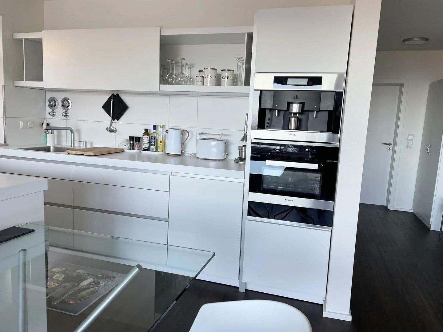 Prenájom bytu 2-izbový 65 m², Baden-Baden, Bádensko-Wurttembersko Prenájom bytu 2-izbový 65 m², Baden-Baden, Bádensko-Wurttembersko