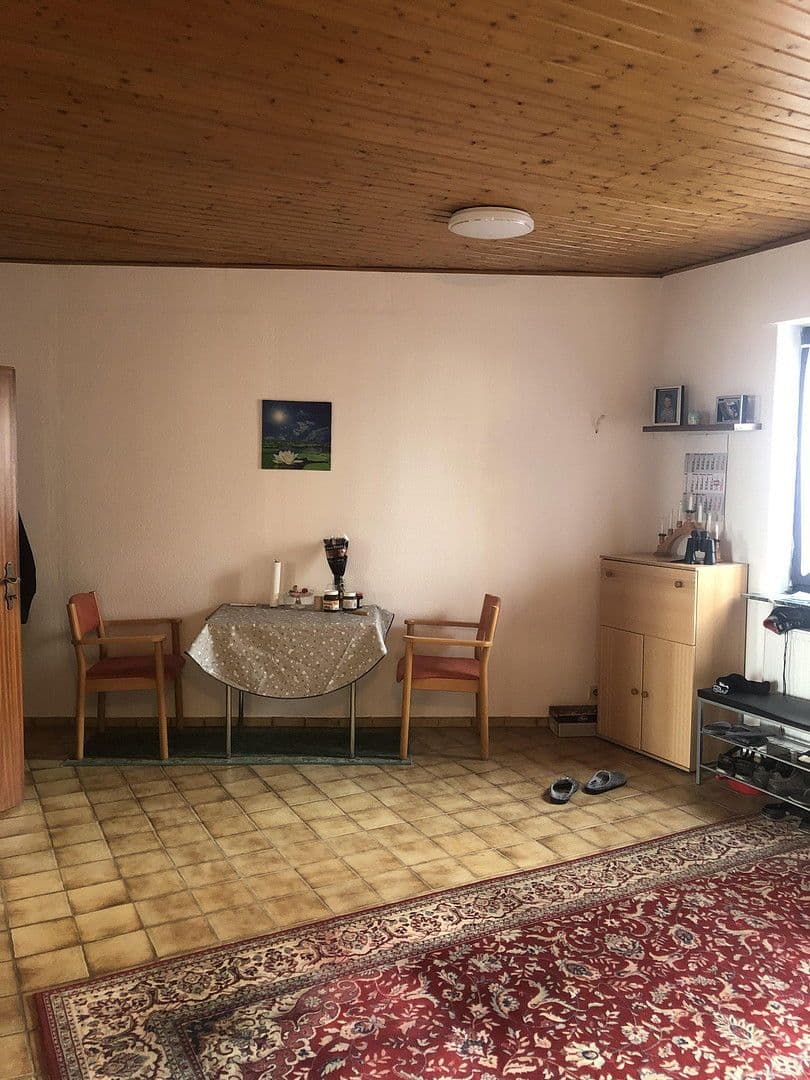 Prenájom bytu 3-izbový 60 m², Hauptstraße 8, Kammerforst, Porýnie-Falcko Prenájom bytu 3-izbový 60 m², Hauptstraße 8, Kammerforst, Porýnie-Falcko