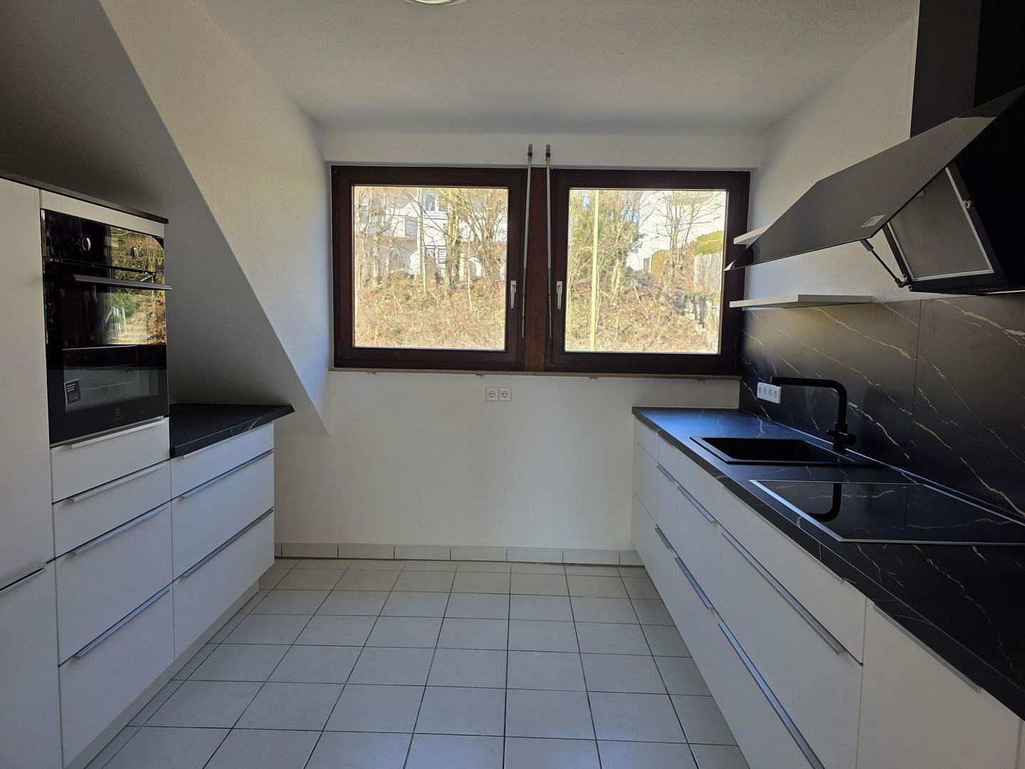 Predaj bytu 5-izbový 133 m², Leonberg, Bádensko-Wurttembersko Predaj bytu 5-izbový 133 m², Leonberg, Bádensko-Wurttembersko