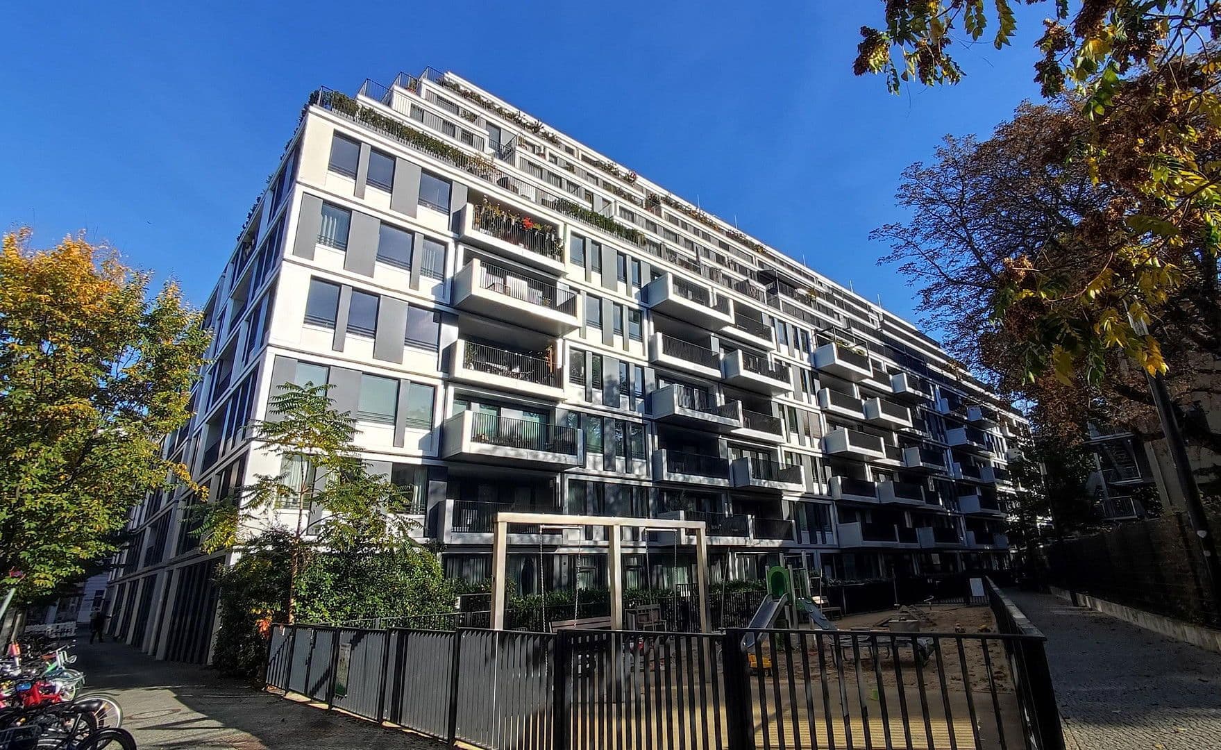 Prenájom bytu 3-izbový 94 m², Am Zirkus 12, Berlin, Berlín Prenájom bytu 3-izbový 94 m², Am Zirkus 12, Berlin, Berlín