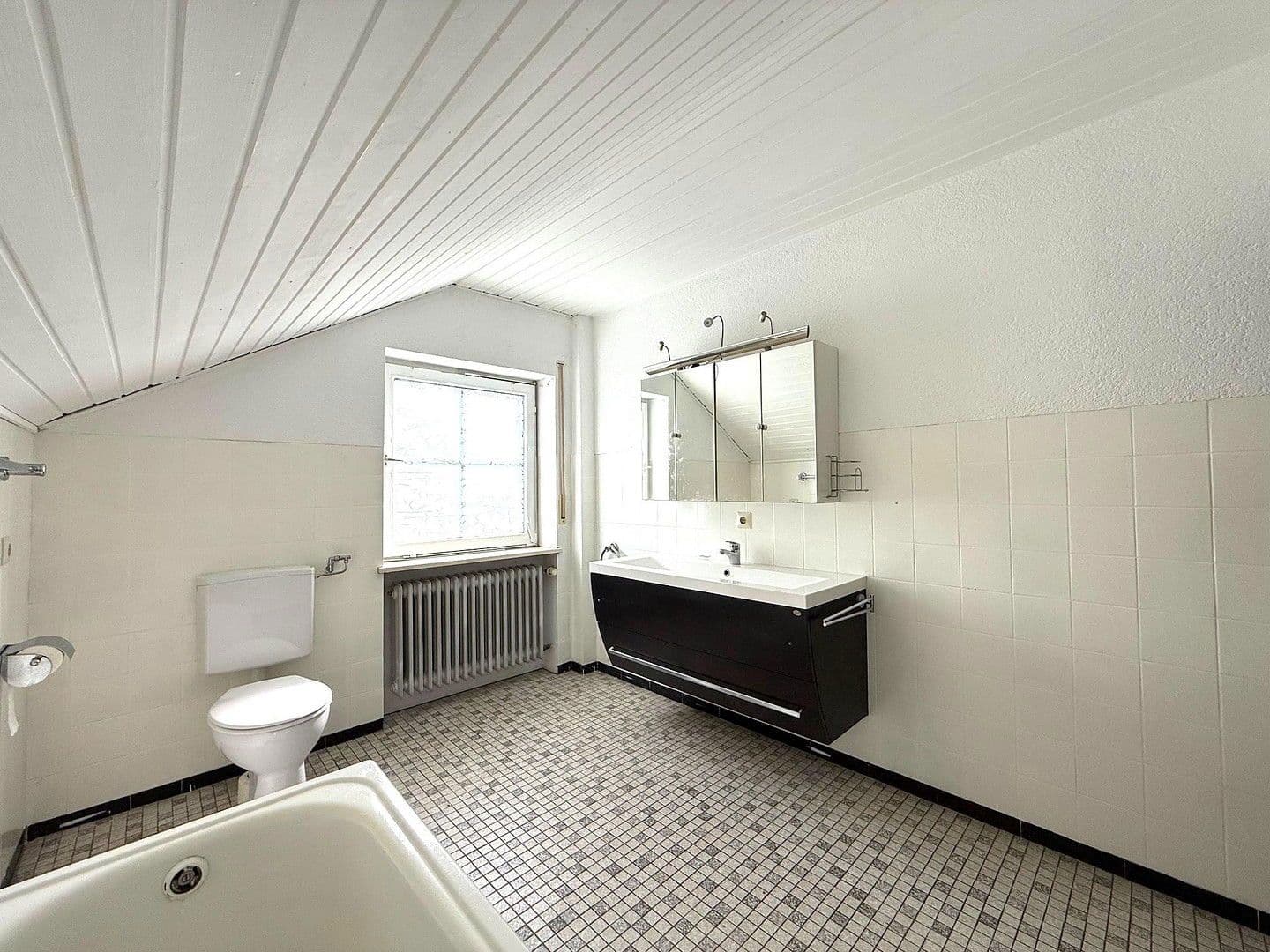 Prenájom domu 220 m², pozemek 857 m², Am Giesenbach 14, Lahr/Schwarzwald, Bádensko-Wurttembersko Prenájom domu 220 m², pozemek 857 m², Am Giesenbach 14, Lahr/Schwarzwald, Bádensko-Wurttembersko