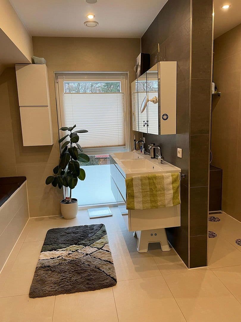 Predaj domu 141 m², pozemek 711 m², Bielefeld, Severné Porýnie - Westfálsko Predaj domu 141 m², pozemek 711 m², Bielefeld, Severné Porýnie - Westfálsko