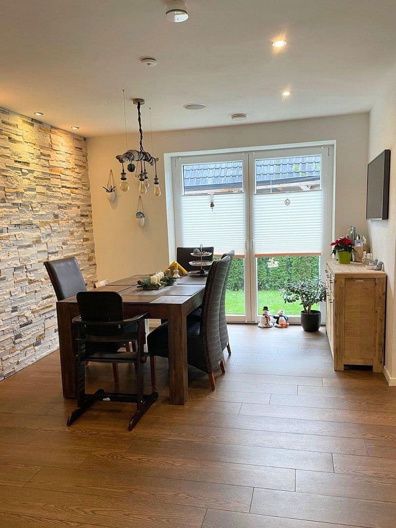 Predaj domu 141 m², pozemek 711 m², Bielefeld, Severné Porýnie - Westfálsko Predaj domu 141 m², pozemek 711 m², Bielefeld, Severné Porýnie - Westfálsko