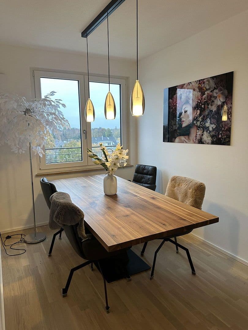 Prenájom bytu 3-izbový 112 m², München, Bavorsko Prenájom bytu 3-izbový 112 m², München, Bavorsko