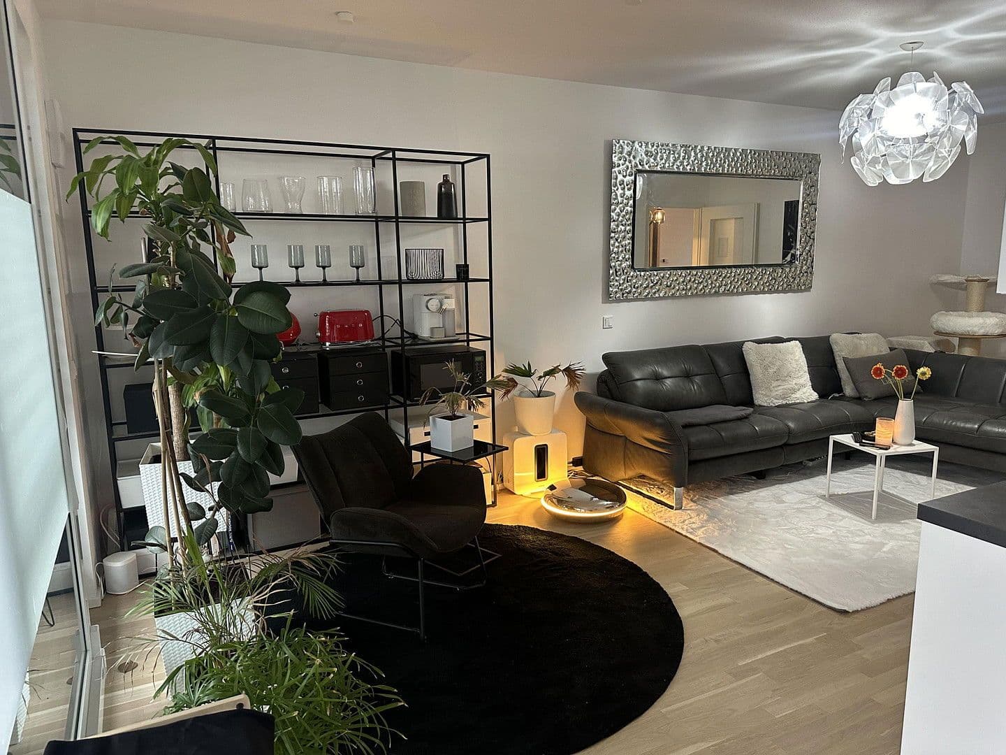 Prenájom bytu 3-izbový 112 m², München, Bavorsko Prenájom bytu 3-izbový 112 m², München, Bavorsko