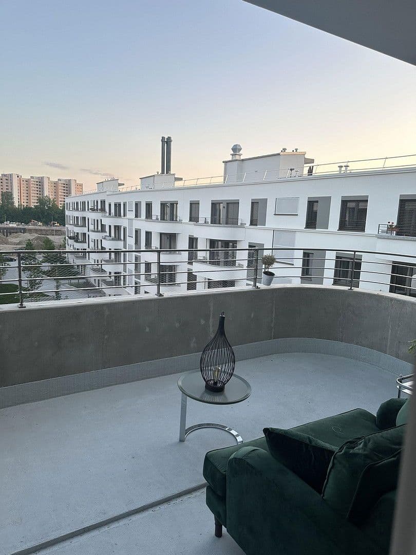 Prenájom bytu 3-izbový 112 m², München, Bavorsko Prenájom bytu 3-izbový 112 m², München, Bavorsko