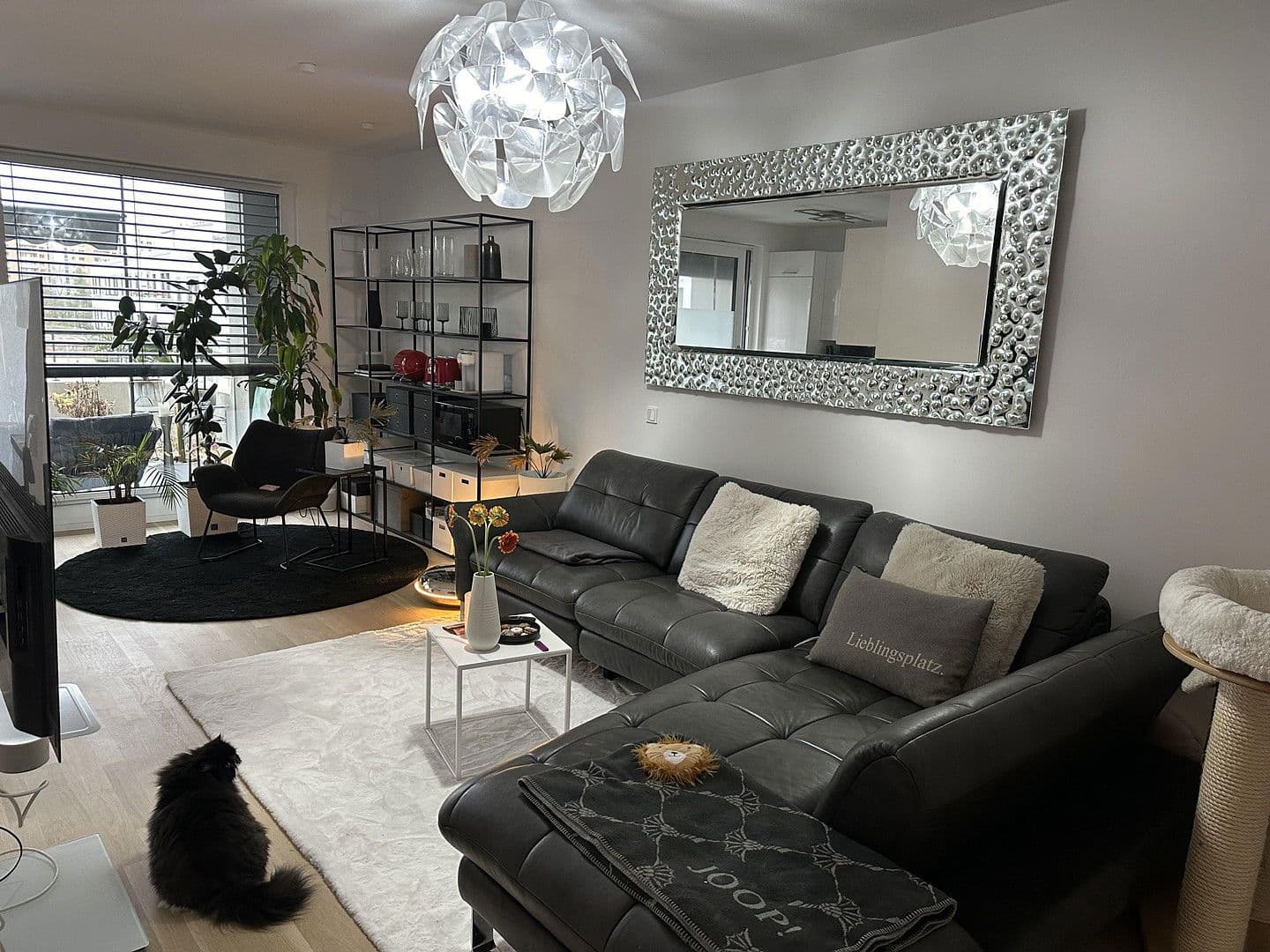 Prenájom bytu 3-izbový 112 m², München, Bavorsko Prenájom bytu 3-izbový 112 m², München, Bavorsko