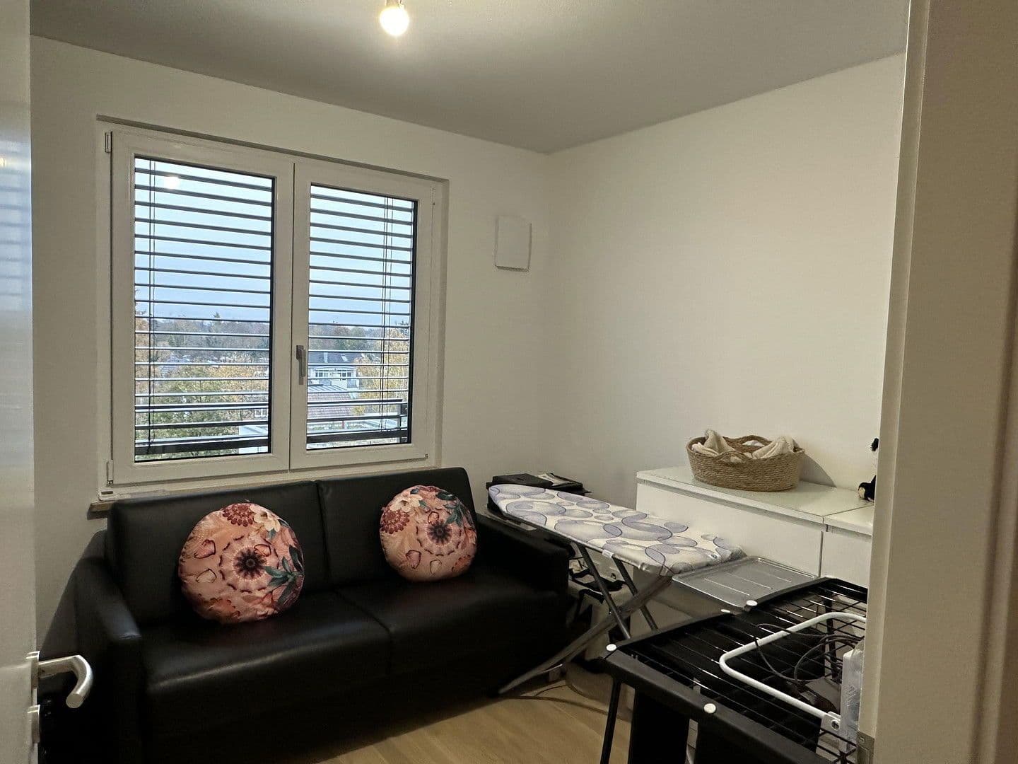 Prenájom bytu 3-izbový 112 m², München, Bavorsko Prenájom bytu 3-izbový 112 m², München, Bavorsko