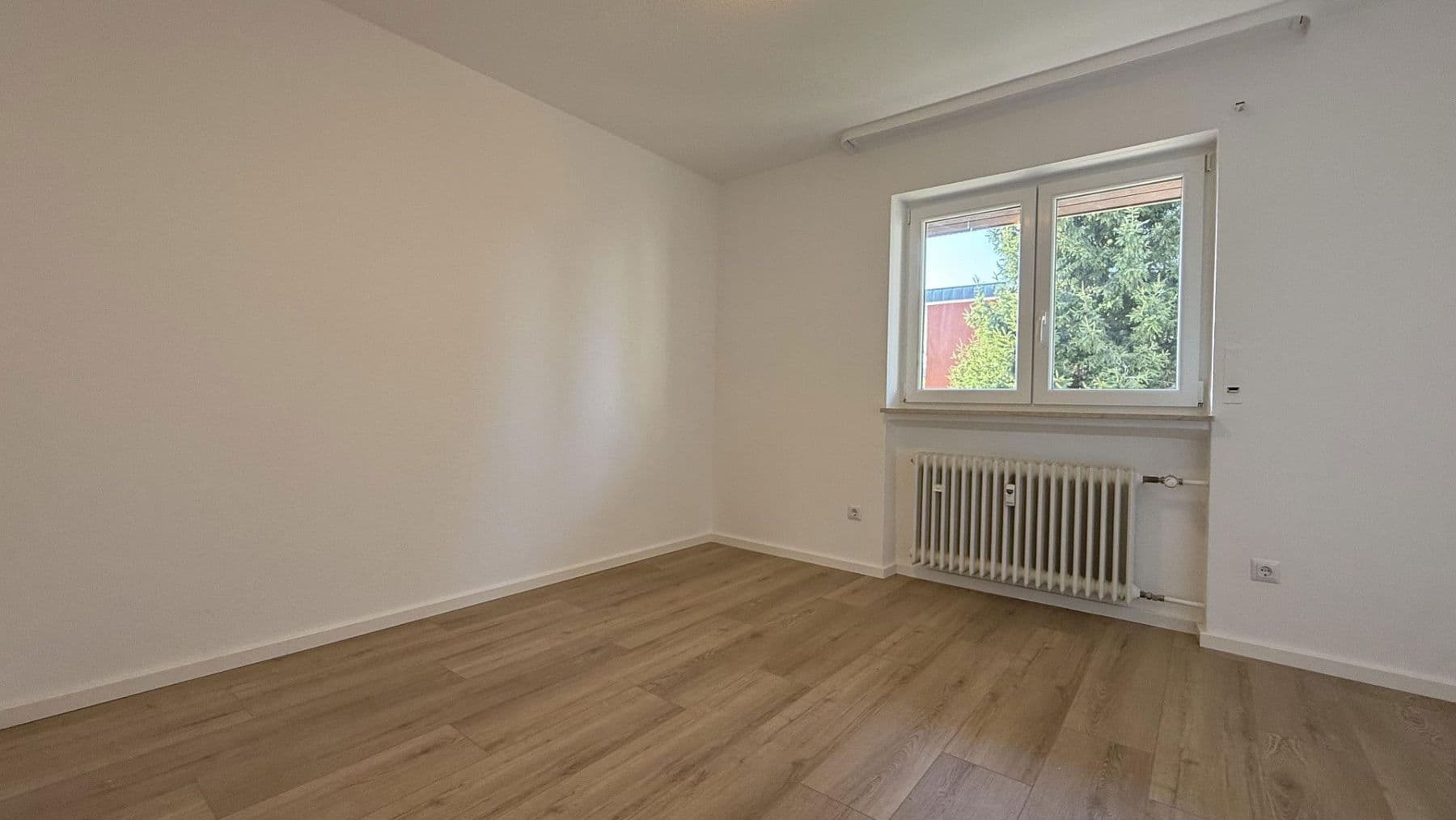 Predaj bytu 4-izbový 105 m², Baden-Baden, Bádensko-Wurttembersko Predaj bytu 4-izbový 105 m², Baden-Baden, Bádensko-Wurttembersko