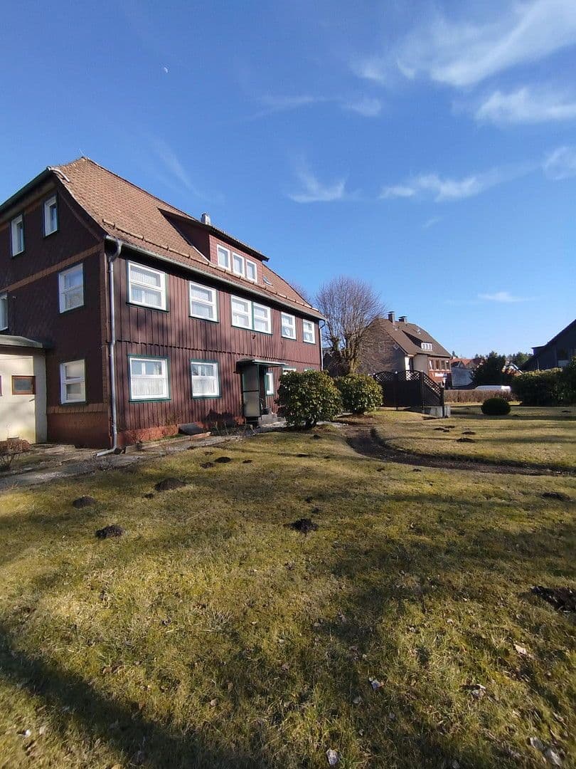 Predaj domu 370 m², pozemek 800 m², Braunlage, Dolné Sasko Predaj domu 370 m², pozemek 800 m², Braunlage, Dolné Sasko