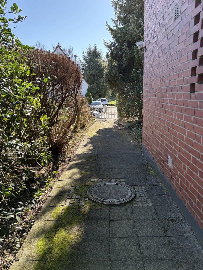 Predaj domu 310 m², pozemek 1.050 m², An der Engelsfuhr 36, Bergisch Gladbach, Severné Porýnie - Westfálsko Predaj domu 310 m², pozemek 1.050 m², An der Engelsfuhr 36, Bergisch Gladbach, Severné Porýnie - Westfálsko