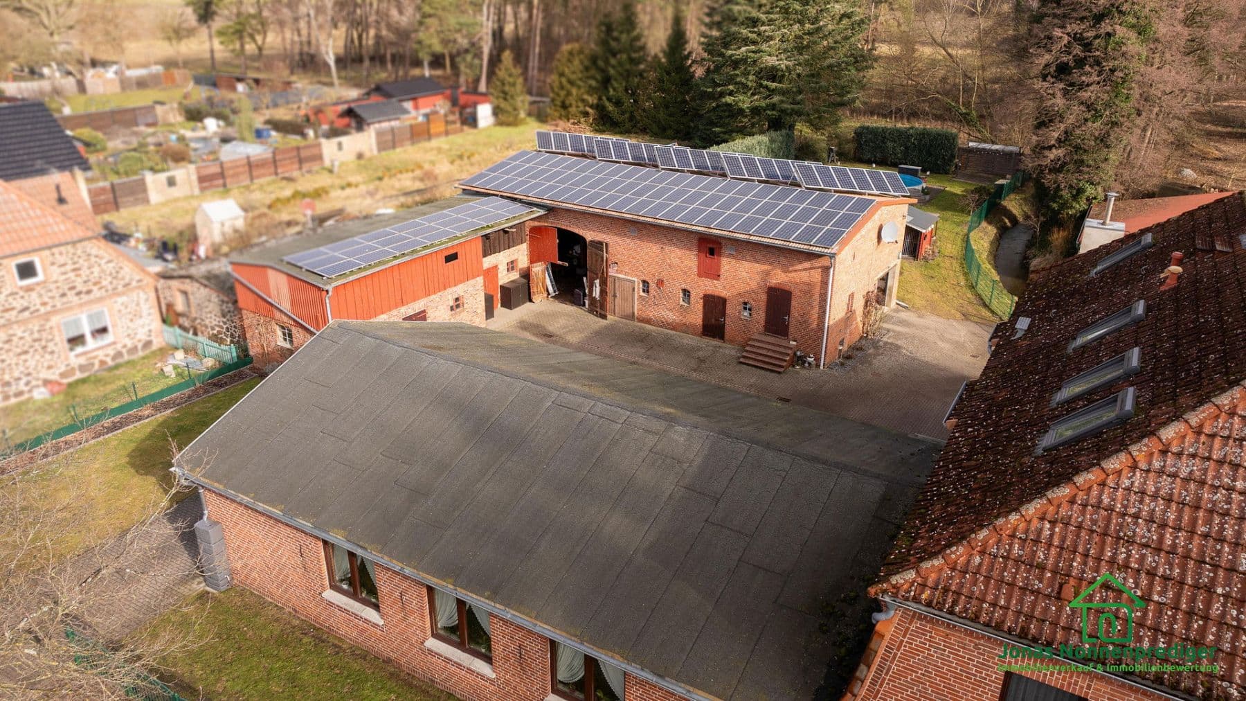 Predaj domu 446 m², pozemek 8.068 m², Am Krullengraben 1, Ludwigslust, Meklenbursko-Predpomoransko Predaj domu 446 m², pozemek 8.068 m², Am Krullengraben 1, Ludwigslust, Meklenbursko-Predpomoransko