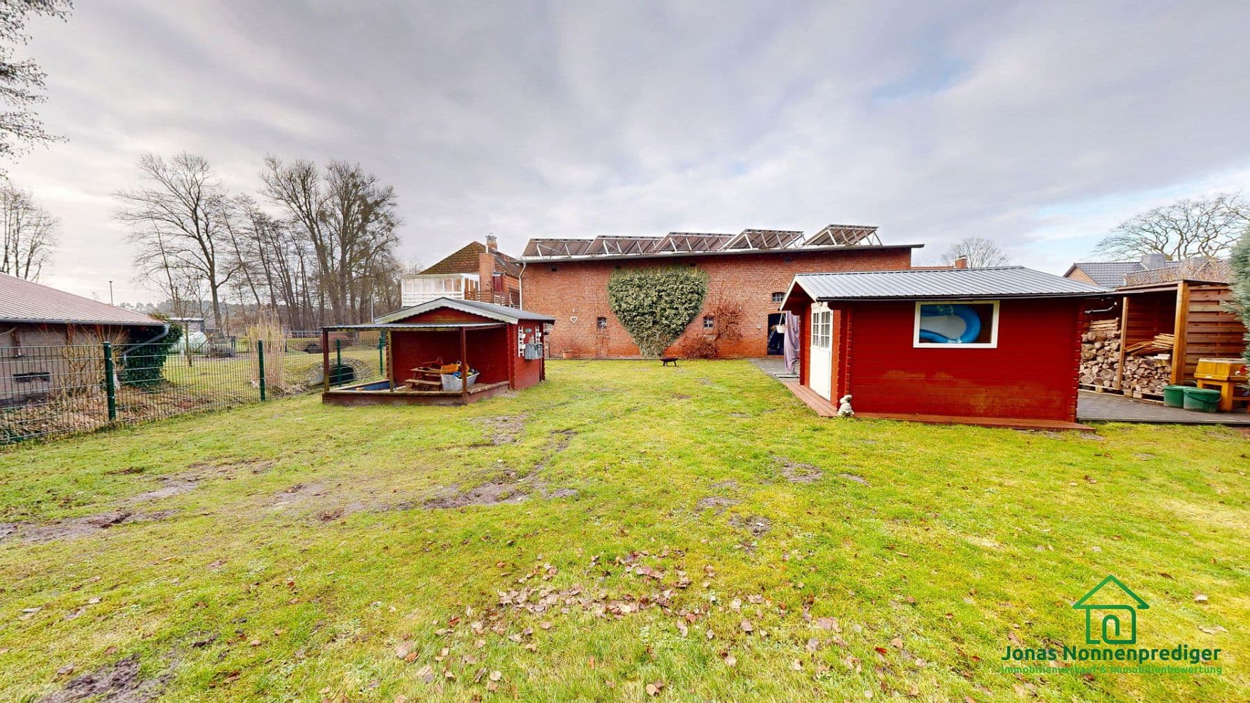 Predaj domu 446 m², pozemek 8.068 m², Am Krullengraben 1, Ludwigslust, Meklenbursko-Predpomoransko Predaj domu 446 m², pozemek 8.068 m², Am Krullengraben 1, Ludwigslust, Meklenbursko-Predpomoransko