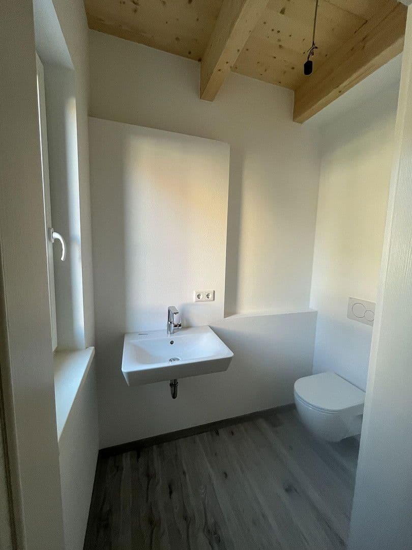 Prenájom domu 87 m², pozemek 250 m², Obere Straße 24, Breuna, Hesensko Prenájom domu 87 m², pozemek 250 m², Obere Straße 24, Breuna, Hesensko