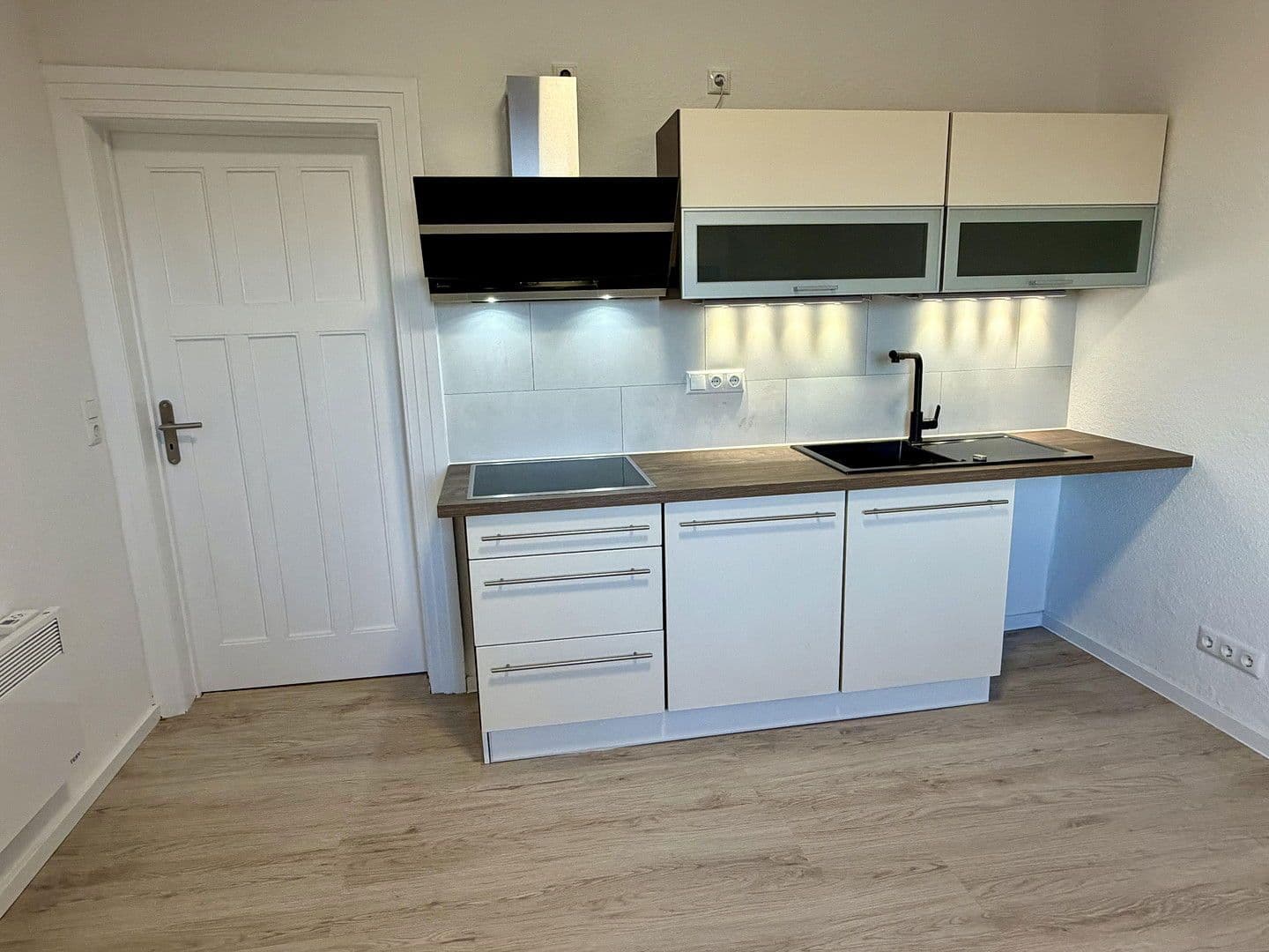 Prenájom bytu 4-izbový 95 m², Ernst-Kohl-Straße 8, Weimar, Durínsko Prenájom bytu 4-izbový 95 m², Ernst-Kohl-Straße 8, Weimar, Durínsko