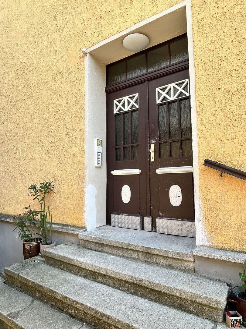 Prenájom bytu 4-izbový 95 m², Ernst-Kohl-Straße 8, Weimar, Durínsko Prenájom bytu 4-izbový 95 m², Ernst-Kohl-Straße 8, Weimar, Durínsko