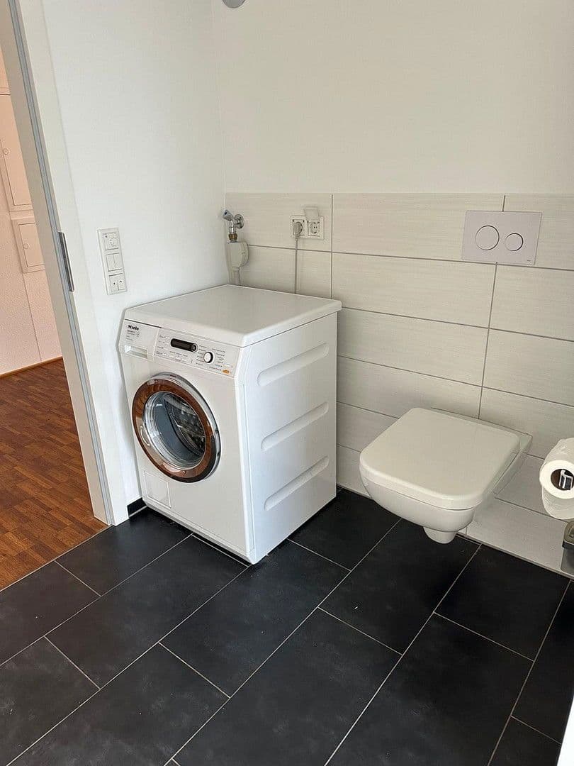 Prenájom bytu 2-izbový 80 m², Hattersheim am Main, Hesensko Prenájom bytu 2-izbový 80 m², Hattersheim am Main, Hesensko