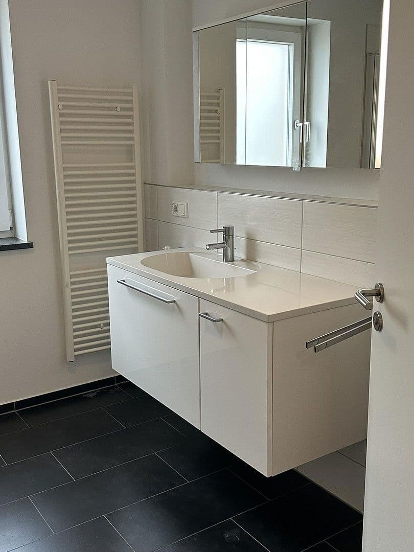 Prenájom bytu 2-izbový 80 m², Hattersheim am Main, Hesensko Prenájom bytu 2-izbový 80 m², Hattersheim am Main, Hesensko