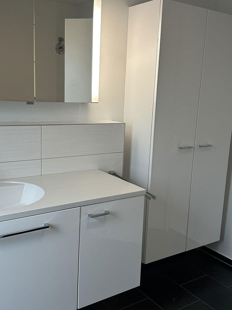 Prenájom bytu 2-izbový 80 m², Hattersheim am Main, Hesensko Prenájom bytu 2-izbový 80 m², Hattersheim am Main, Hesensko