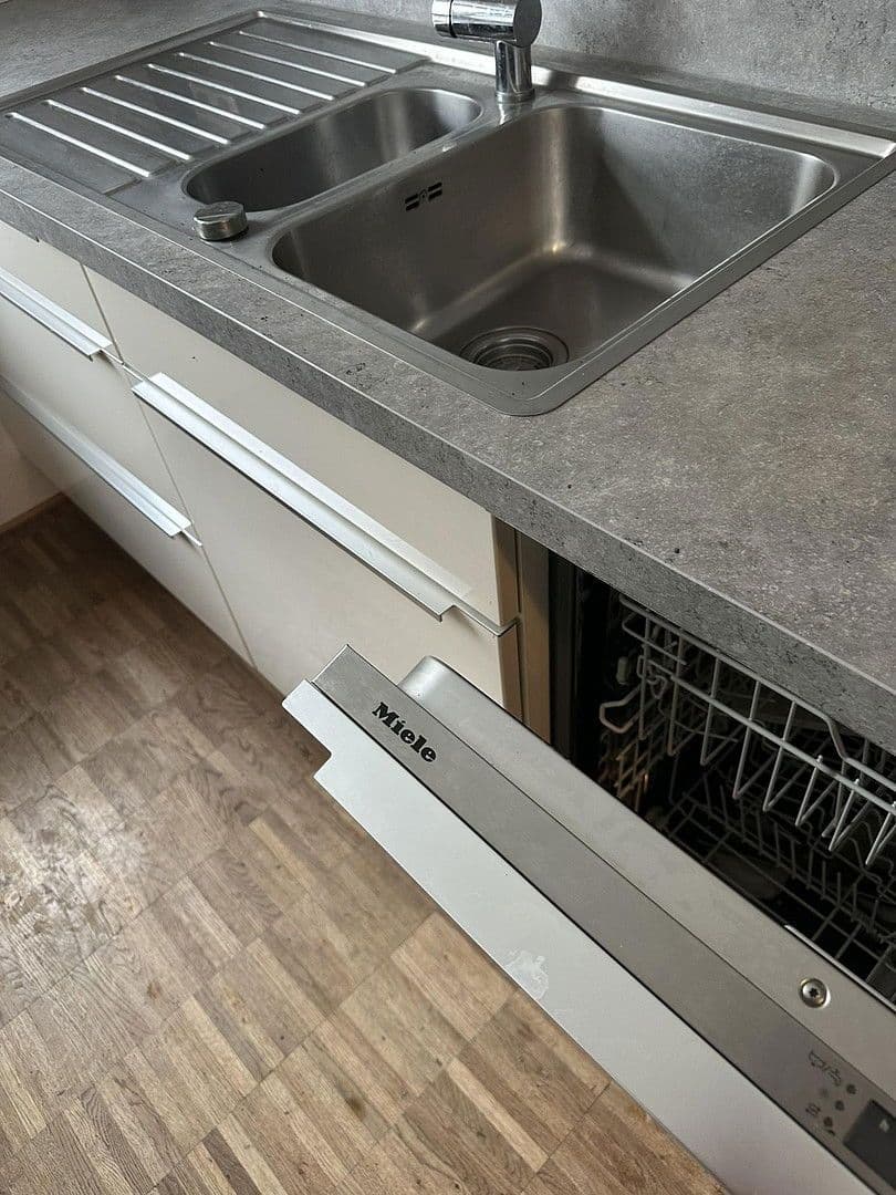 Prenájom bytu 2-izbový 80 m², Hattersheim am Main, Hesensko Prenájom bytu 2-izbový 80 m², Hattersheim am Main, Hesensko