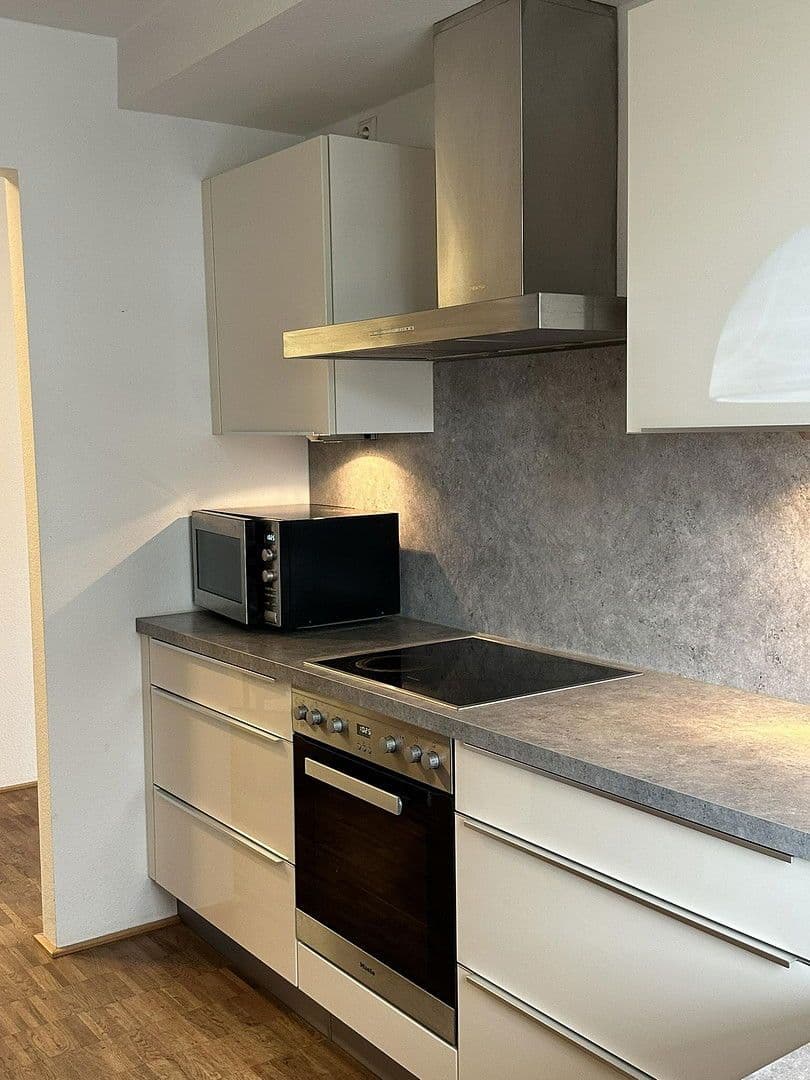 Prenájom bytu 2-izbový 80 m², Hattersheim am Main, Hesensko Prenájom bytu 2-izbový 80 m², Hattersheim am Main, Hesensko