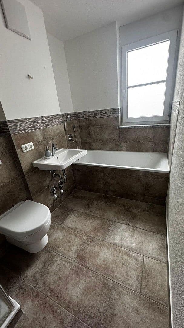 Prenájom bytu 2-izbový 70 m², Germering, Bavorsko Prenájom bytu 2-izbový 70 m², Germering, Bavorsko