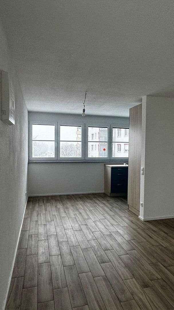 Prenájom bytu 2-izbový 70 m², Germering, Bavorsko Prenájom bytu 2-izbový 70 m², Germering, Bavorsko