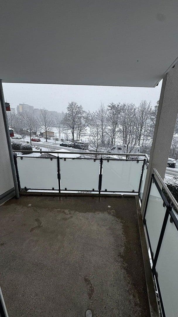 Prenájom bytu 2-izbový 70 m², Germering, Bavorsko Prenájom bytu 2-izbový 70 m², Germering, Bavorsko