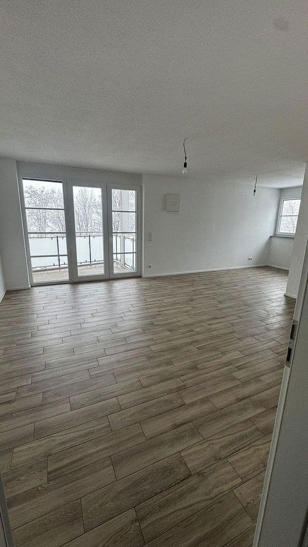 Prenájom bytu 2-izbový 70 m², Germering, Bavorsko Prenájom bytu 2-izbový 70 m², Germering, Bavorsko