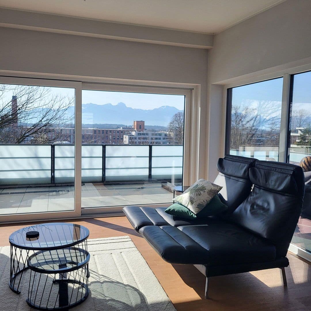 Prenájom bytu 3-izbový 120 m², Kolbermoor, Bavorsko Prenájom bytu 3-izbový 120 m², Kolbermoor, Bavorsko